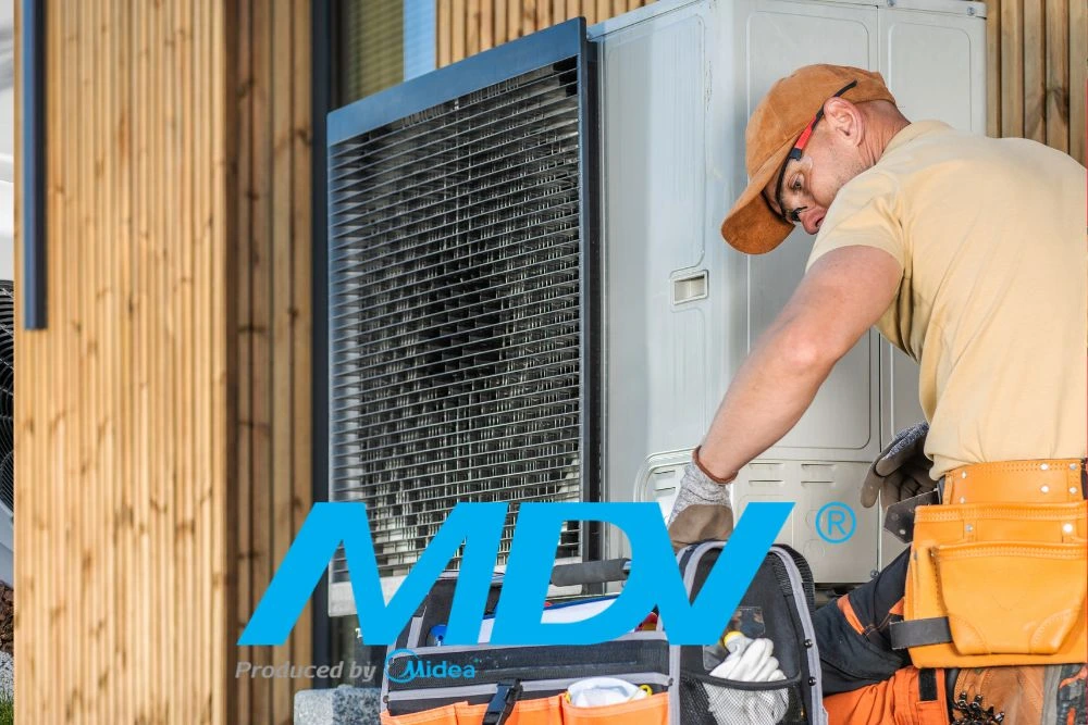 Servis MDV toplotnih pumpi Beograd — majstor servisira MDV toplotnu pumpu